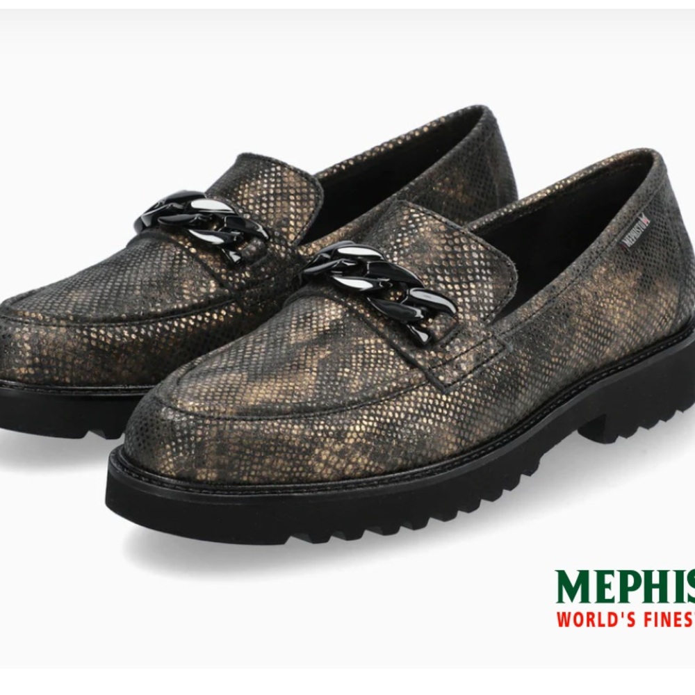 Mephisto Women's Salka Loafer
New with tags 
Size 6.5
Color - black and gold